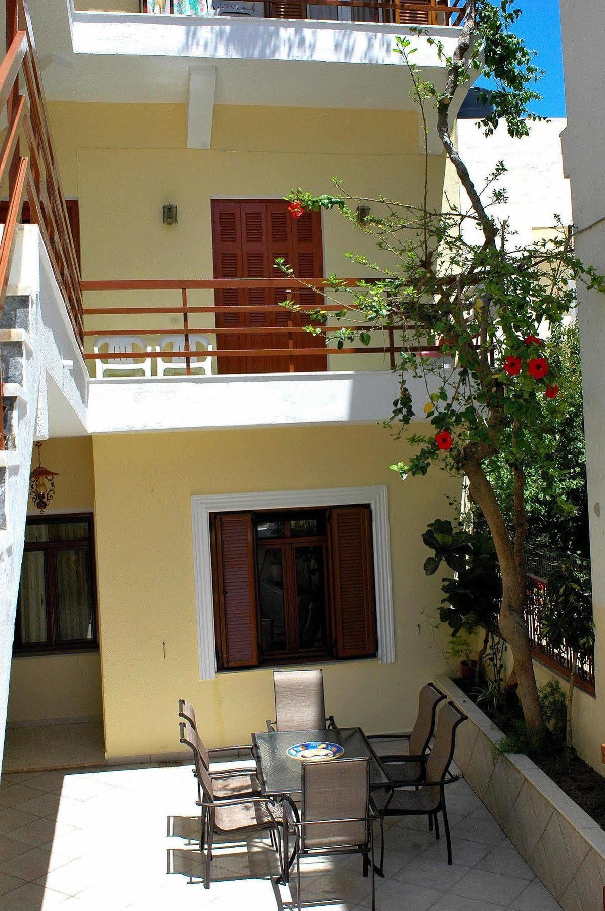 Avra Rooms Kárpatos Exterior foto
